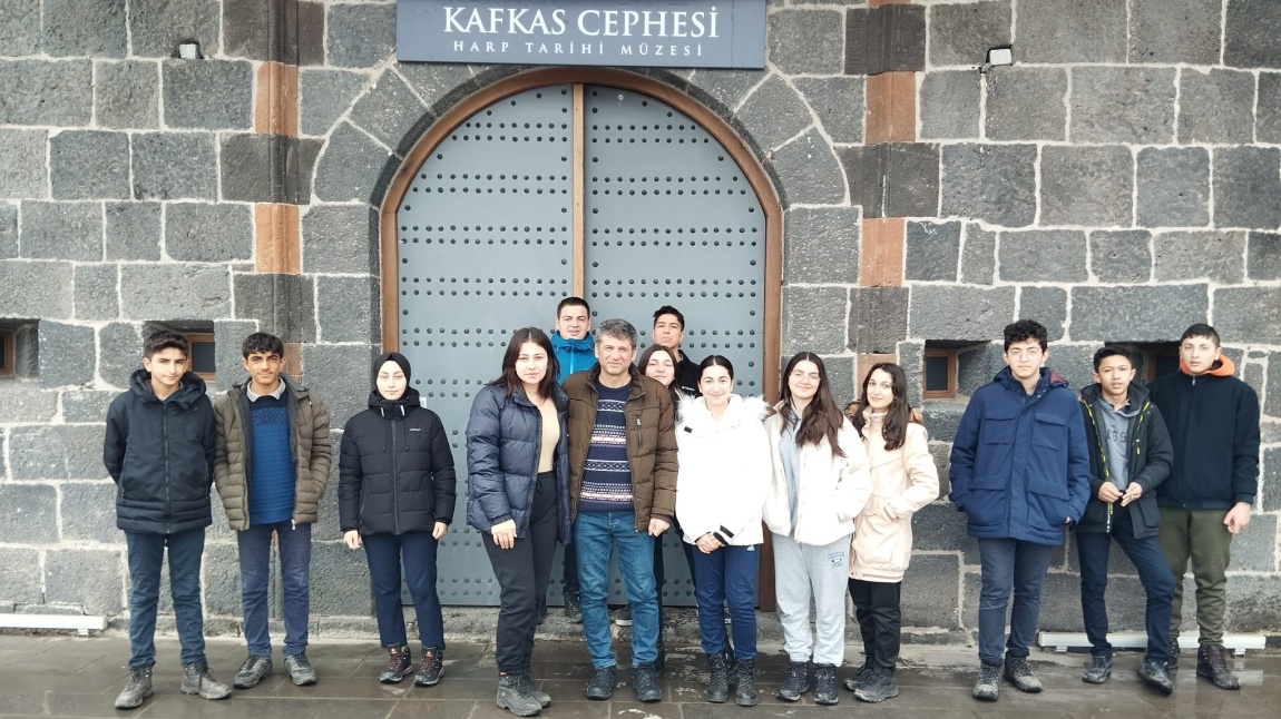 Değerler Eğitimi Kulübü Öğrencileri İle Kars Kafkas Cephesi Tarihi Harp Müzesi Gezisi